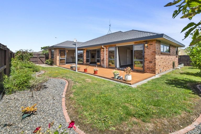 Photo of property in 1 Daniel Place, Kelvin Grove, Palmerston North, 4414