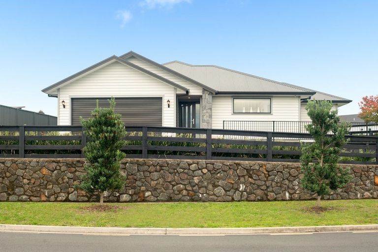 Photo of property in 2 Greystone Place, Omokoroa, 3114