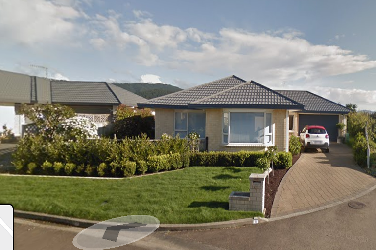 Photo of property in 17 Crown Hill, Paraparaumu, 5032