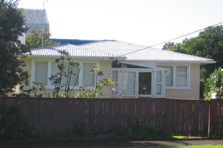 Photo of property in 27a Garelja Road, Henderson, Auckland, 0612
