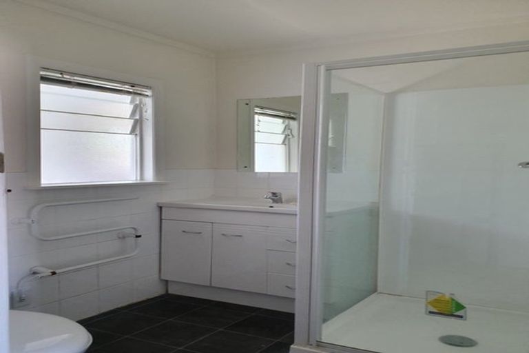 Photo of property in 3/191 Onewa Road, Birkenhead, Auckland, 0626