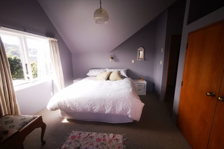 Photo of property in 16 Indira Place, Khandallah, Wellington, 6035