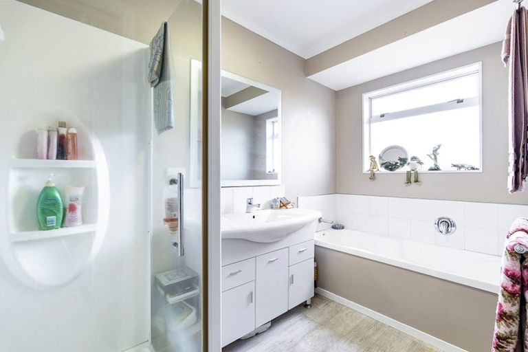 Photo of property in 82b Branch Road, Highlands Park, New Plymouth, 4312
