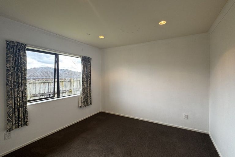 Photo of property in 42 Carisbrook Crescent, Papakura, 2110