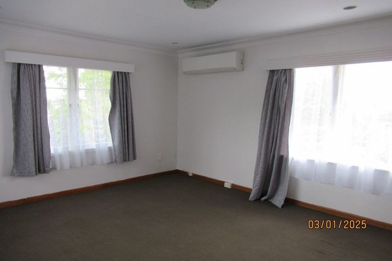 Photo of property in 17 Oreil Avenue, West Harbour, Auckland, 0618