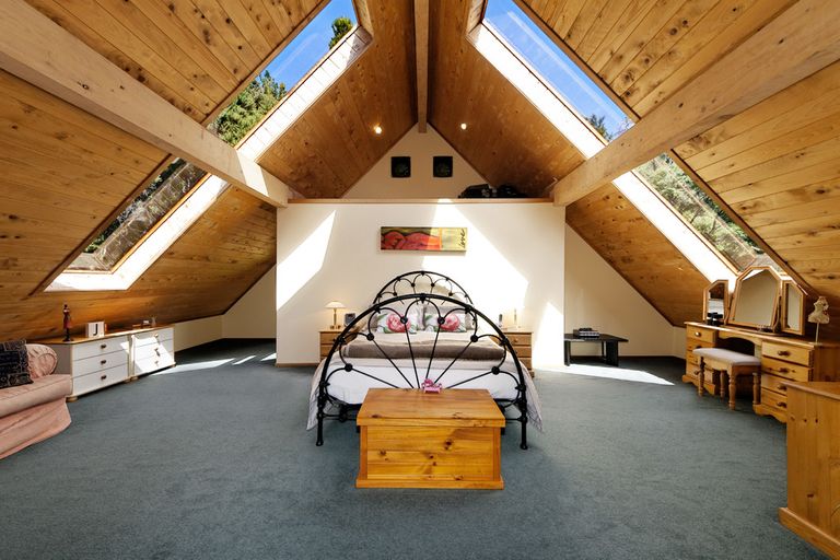 Photo of property in 11e Longfellow Parade, Glen Eden, Auckland, 0604