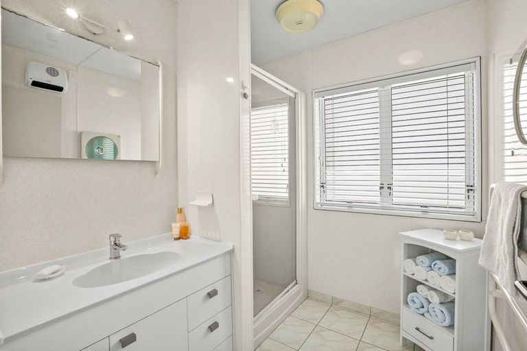 Photo of property in 6 Hamblyn Street, Strandon, New Plymouth, 4312