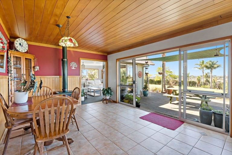 Photo of property in 221 Amreins Road, Taupaki, Henderson, 0782