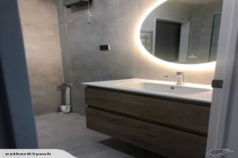 Photo of property in 42 Matahae Drive, Flat Bush, Auckland, 2019