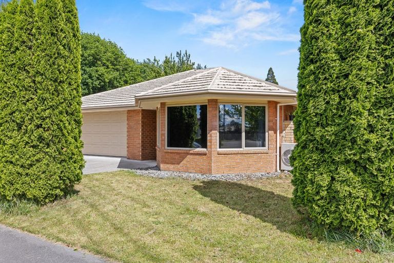 Photo of property in 1 Henridge Place, Avonhead, Christchurch, 8042