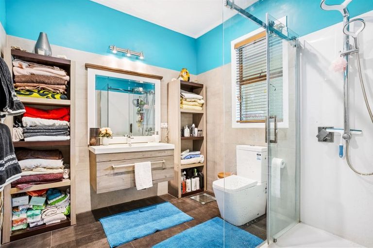 Photo of property in 100 Bethells Road, Waitakere, Henderson, 0781