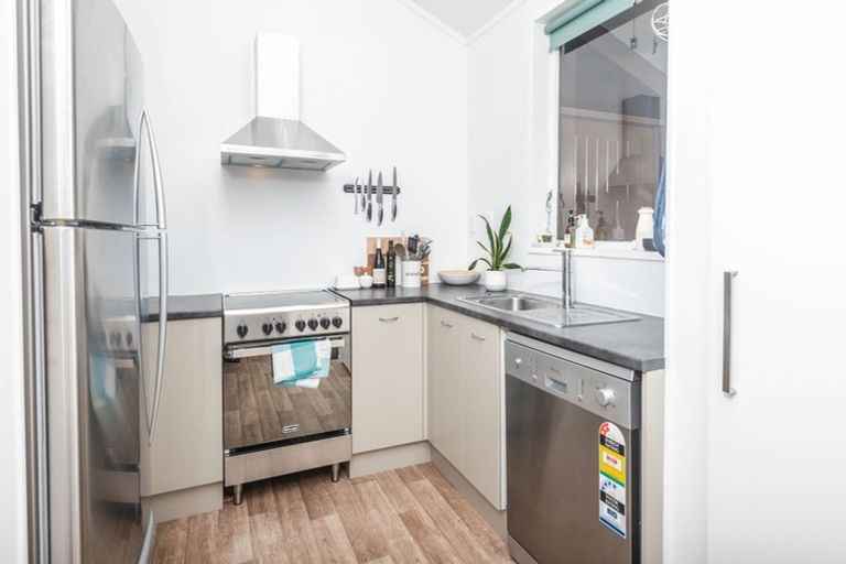 Photo of property in The Triangle, 10/33 Halswater Drive, Churton Park, Wellington, 6037