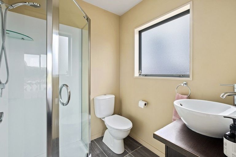 Photo of property in 29 Frye Crescent, Albert Town, Wanaka, 9305