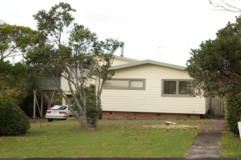 Photo of property in 5 Reydon Place, Cockle Bay, Auckland, 2014