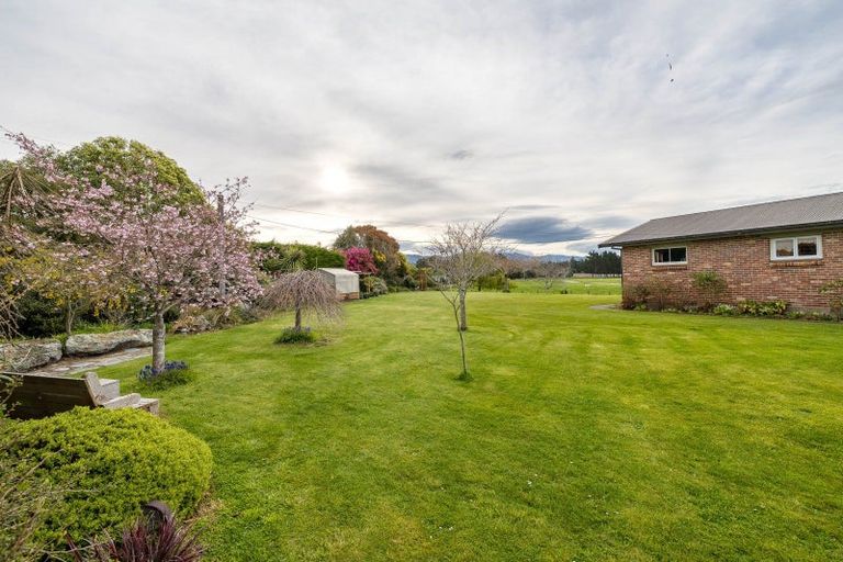 Photo of property in 229 Waihao Back Road, Waimate, 7979