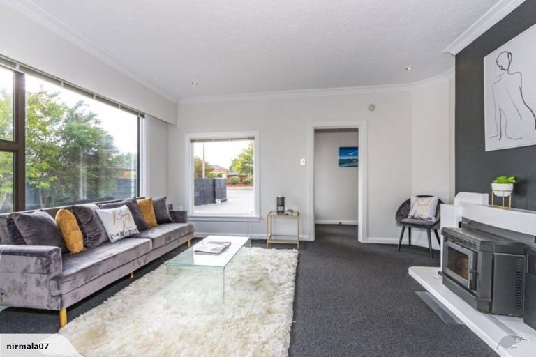 Photo of property in 215 Main North Road, Redwood, Christchurch, 8051