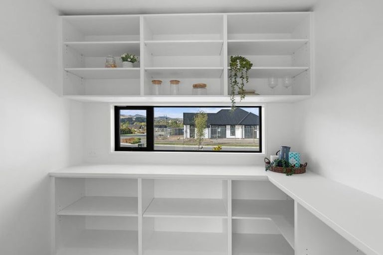 Photo of property in 2 Ferbane Way, Halswell, Christchurch, 8025