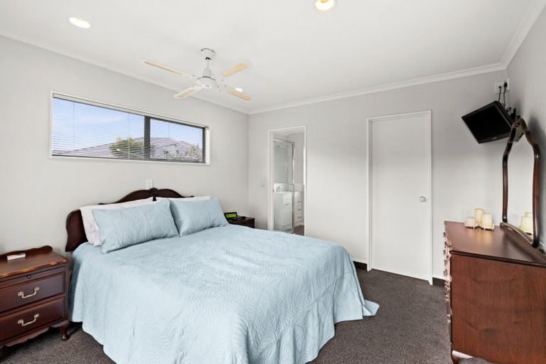 Photo of property in 18 Claridge Place, Taradale, Napier, 4112