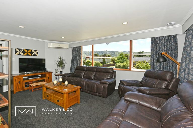 Photo of property in 2 Mccarthy Grove, Clouston Park, Upper Hutt, 5018