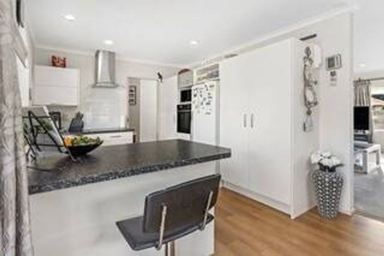 Photo of property in 70 Campbell Avenue, Paraparaumu, 5032