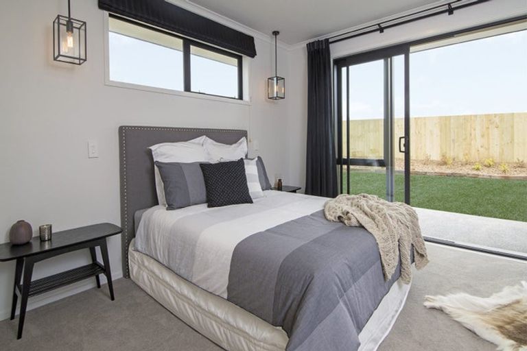 Photo of property in 23 Robert Might Road, Kumeu, 0810