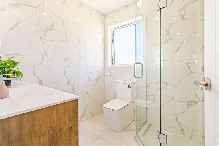 Photo of property in 6 Coote Way, Kumeu, 0810