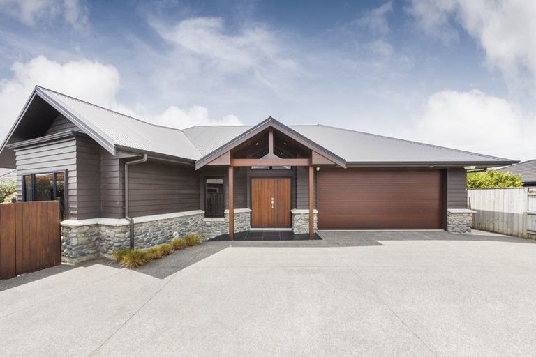 Photo of property in 6 Manhattan Court, Kelvin Grove, Palmerston North, 4414