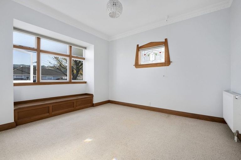Photo of property in 24 Fitzherbert Street, Alicetown, Lower Hutt, 5010