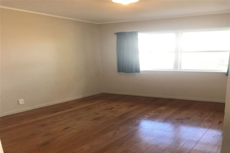 Photo of property in 450 Don Buck Road, Massey, Auckland, 0614