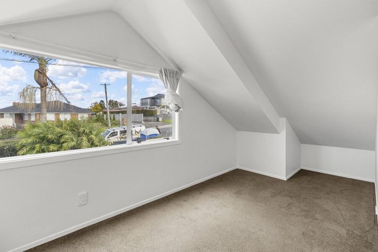Photo of property in 84 Mellons Bay Road, Mellons Bay, Auckland, 2014