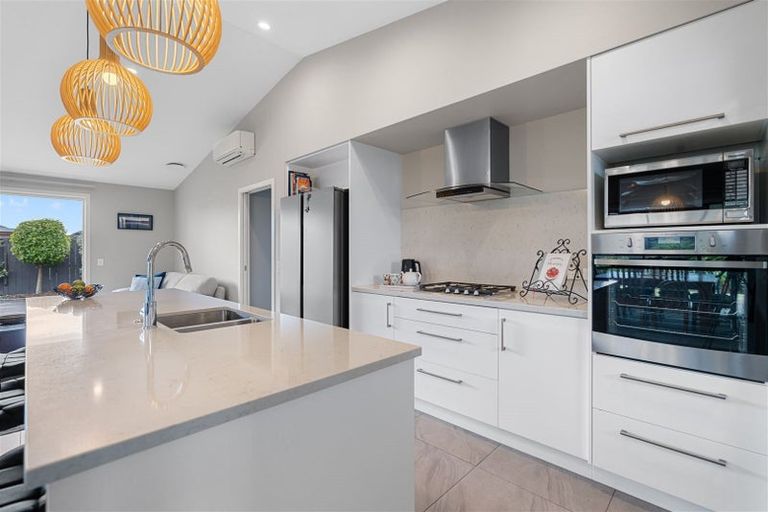 Photo of property in 34 Awatira Drive, Papamoa Beach, Papamoa, 3118