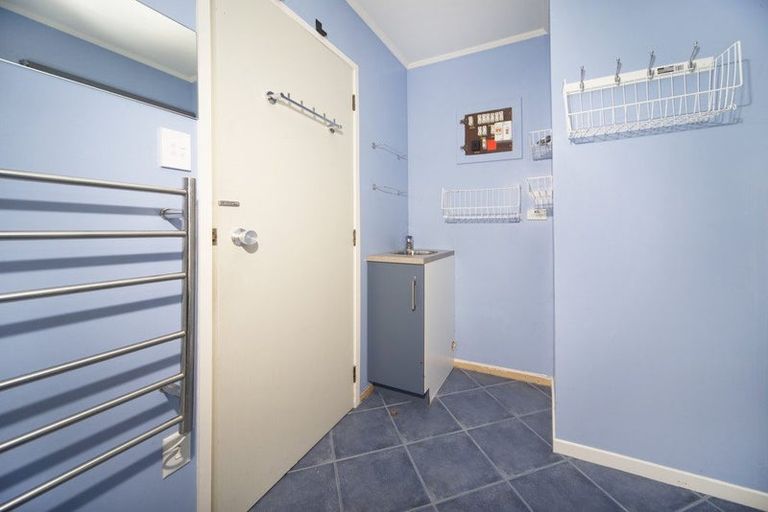 Photo of property in 41 Squirrel Lane, Browns Bay, Auckland, 0630