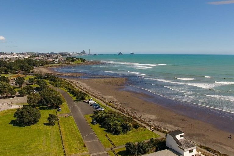 Photo of property in 6 Nobs Line, Strandon, New Plymouth, 4312