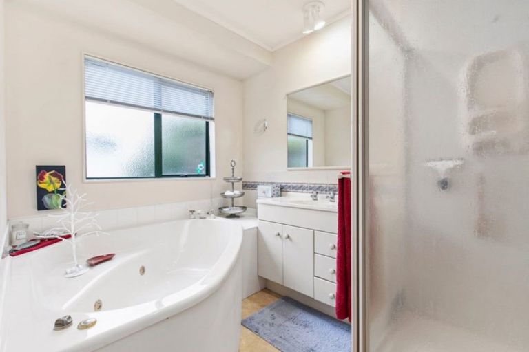 Photo of property in 40 Welcome Bay Lane, Hairini, Tauranga, 3112