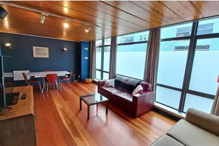 Photo of property in Courtenay Mews Apartments, 2/14 Alpha Street, Te Aro, Wellington, 6011
