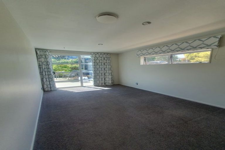 Photo of property in 19 Alamein Avenue, Belmont, Auckland, 0622