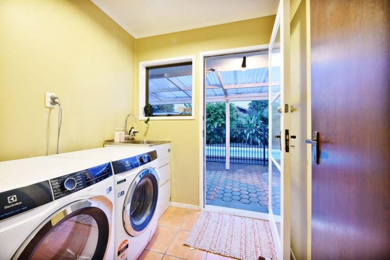 Photo of property in 5 Tatyana Place, Massey, Auckland, 0614