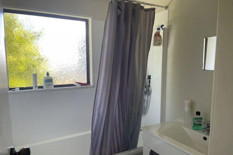 Photo of property in 2/31 Robson Street, Stokes Valley, Lower Hutt, 5019