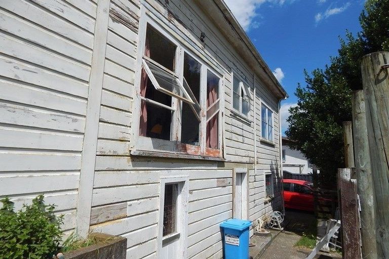 Photo of property in 7 York Street, Eltham, 4322