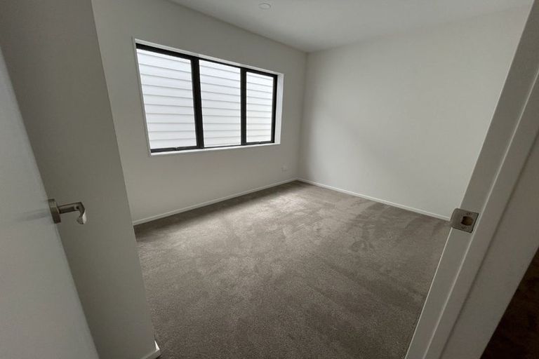 Photo of property in 11b Regency Place, Sunnynook, Auckland, 0632
