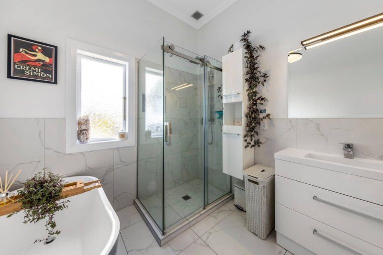 Photo of property in 2a Ellerton Road, Mount Eden, Auckland, 1024