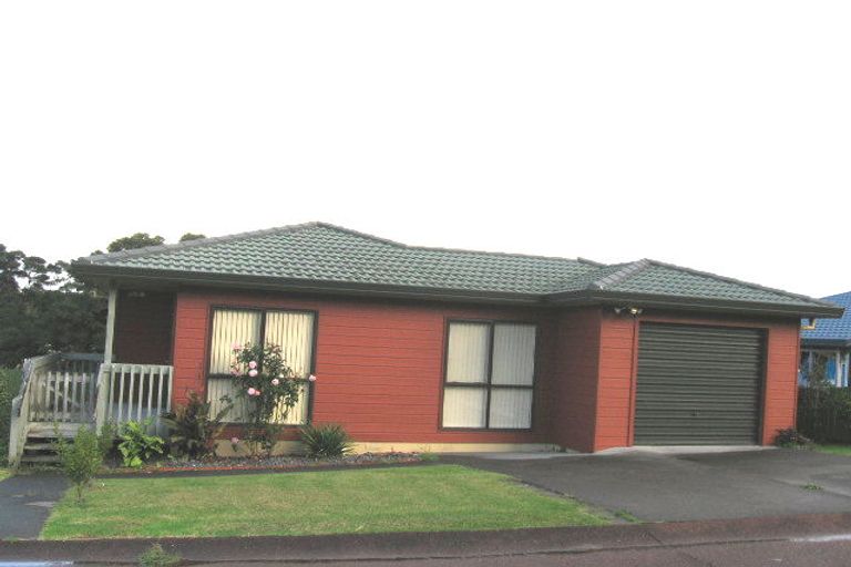 Photo of property in 22 Jacinta Grove, Swanson, Auckland, 0612