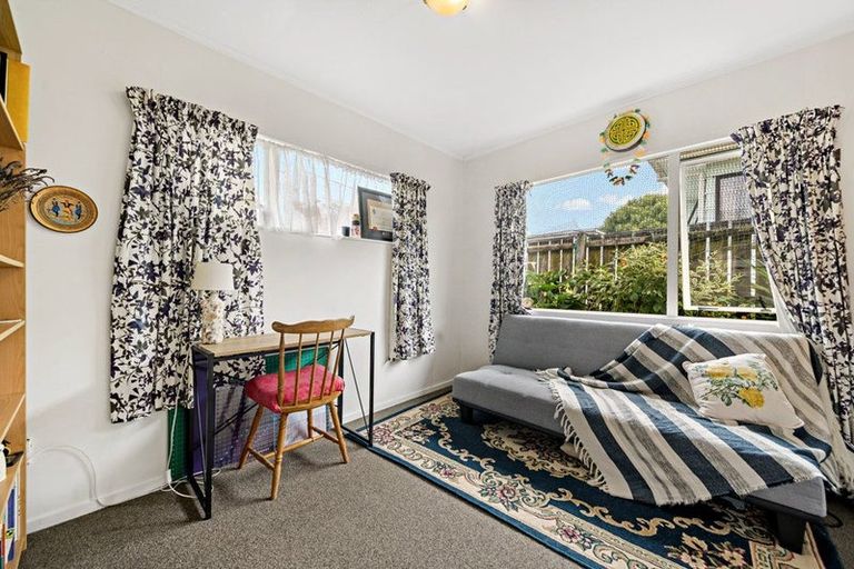 Photo of property in 30a Royton Avenue, Mangere East, Auckland, 2024