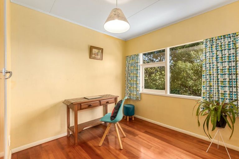 Photo of property in 20 Puriri Street, Eastbourne, Lower Hutt, 5013