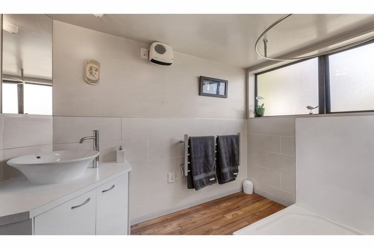 Photo of property in 4 Morven Terrace, Huntsbury, Christchurch, 8022