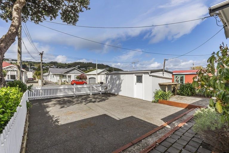 Photo of property in 56 Derwent Street, Island Bay, Wellington, 6023