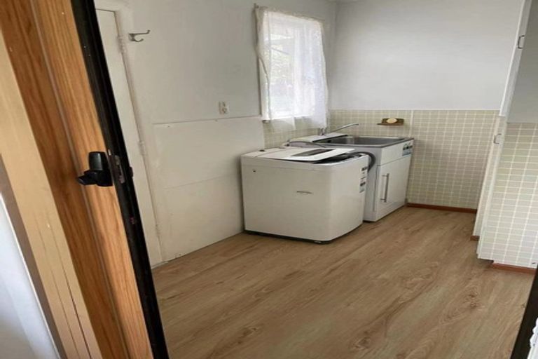 Photo of property in 24 Ted William Street, New Windsor, Auckland, 0600