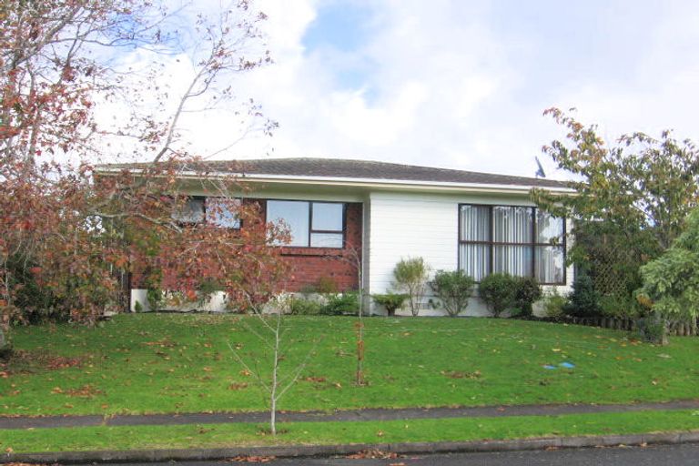 Photo of property in 1/5 Rapallo Place, Farm Cove, Auckland, 2012