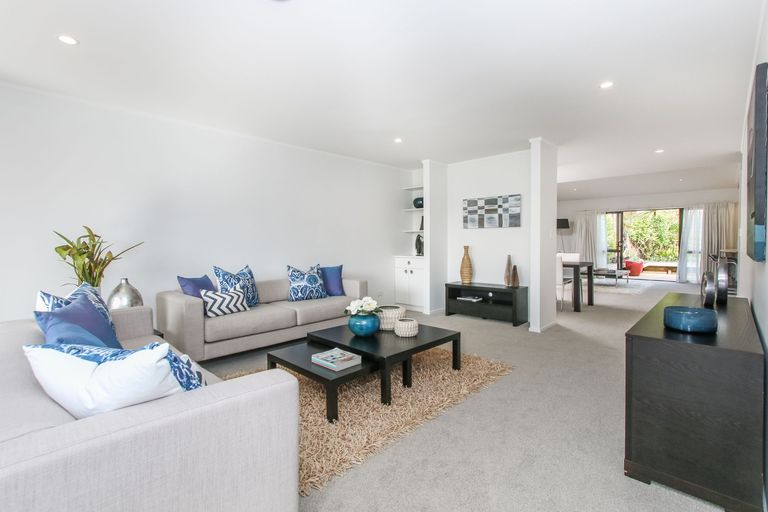 Photo of property in 21/15a Vinograd Drive, Te Atatu Peninsula, Auckland, 0610