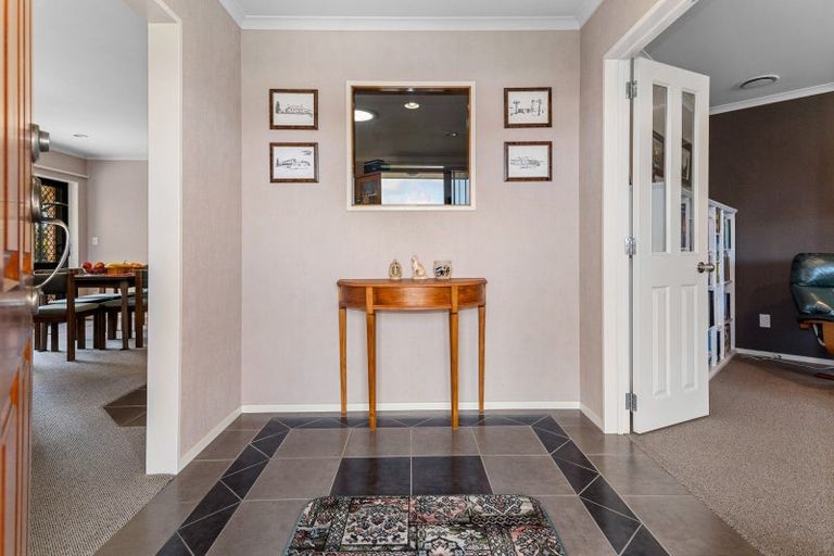 Photo of property in 16 Frame Place, Owhata, Rotorua, 3010